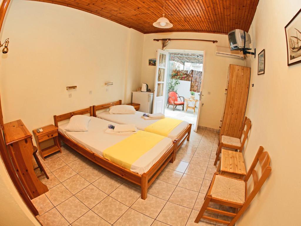 Glaros Guesthouse Hydra  Room photo